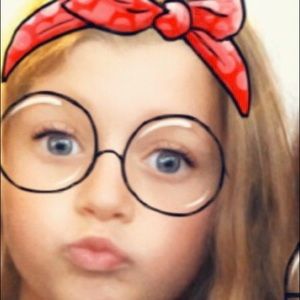 Meet your Posher, Alexis